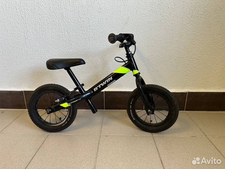 Беговел btwin 900