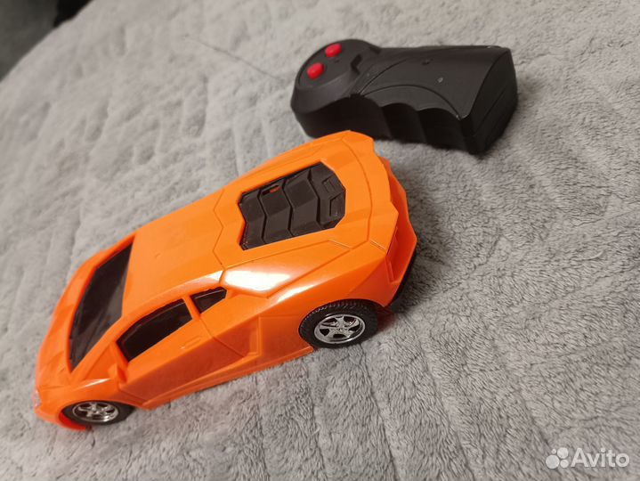 Машинка на пульте управления