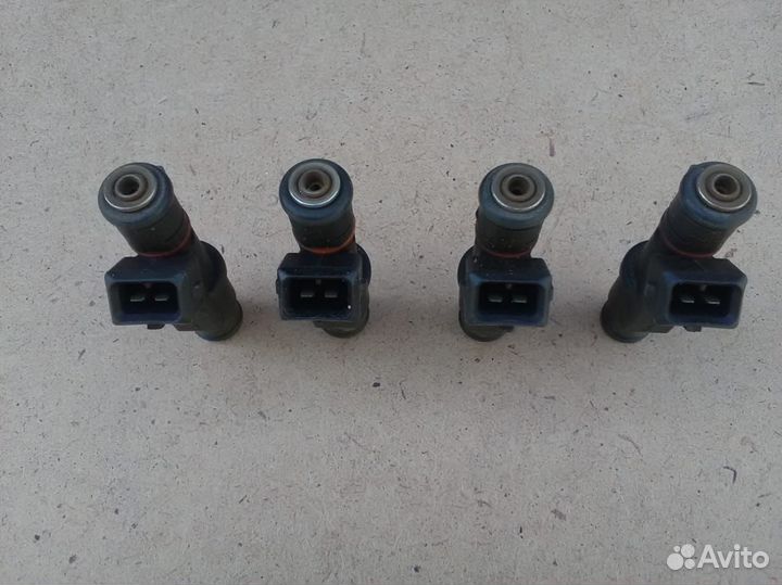 Форсунка топливная Peugeot/Citroen 2.2 бензин