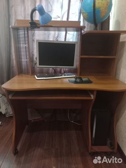 Компьютерный стол