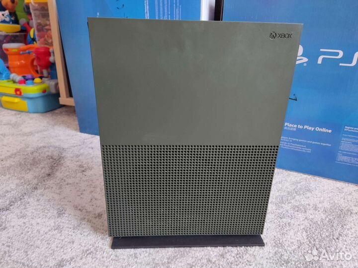 Xbox One S 1Tb+350 игр