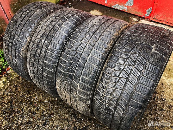 Maxxis Arctic Trekker SP03 225/50 R17