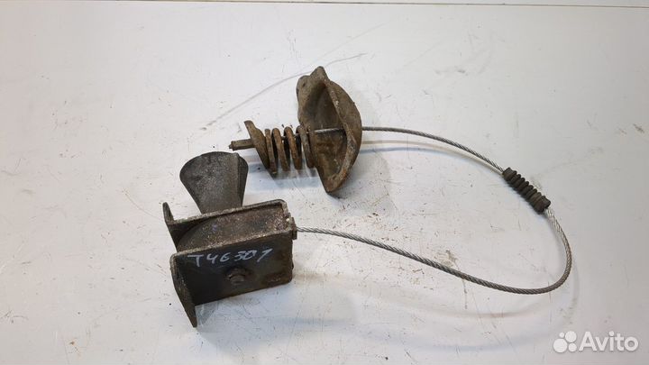 Кронштейн запасного колеса киа Sorento, 2006