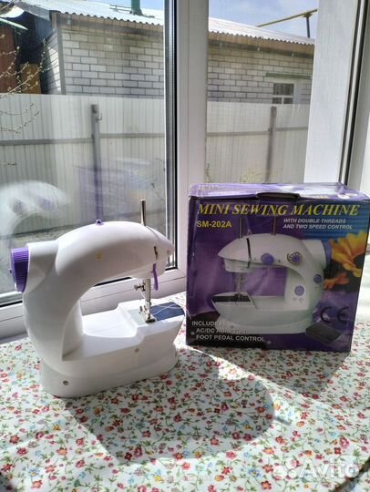 Мини швейная машинка