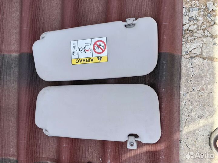 Козырёк солнцезащитный на Hyundai Solaris 2