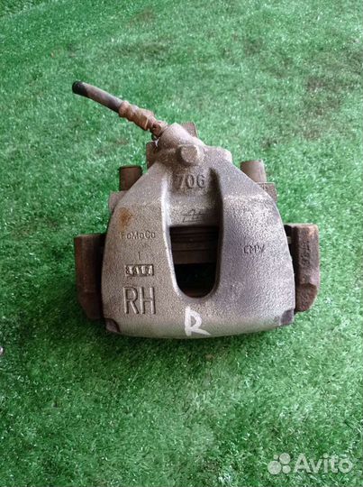 Суппорт передний мазда 3 BL