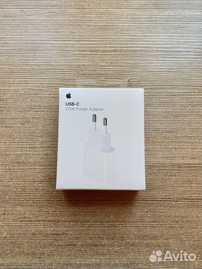 Адаптер на Apple iPhone 20W USB-C
