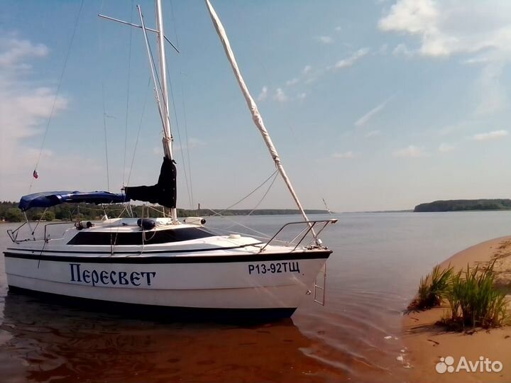 Парусно-моторная яхта MacGregor 26Х
