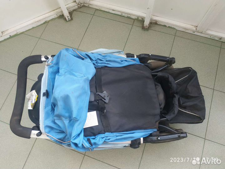 Прогулочная коляска