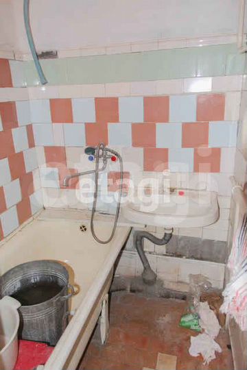 4-к. квартира, 60 м², 3/5 эт.