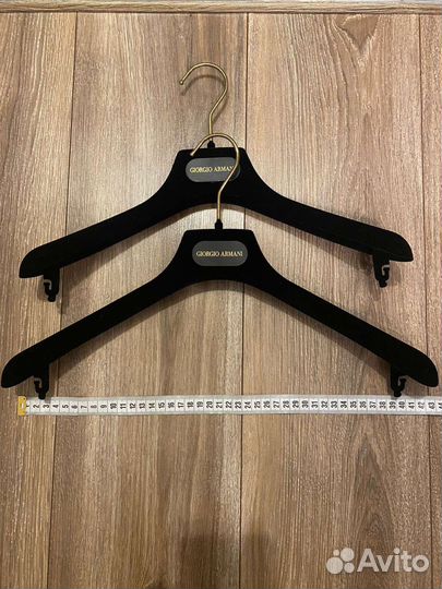 Плечики Armani