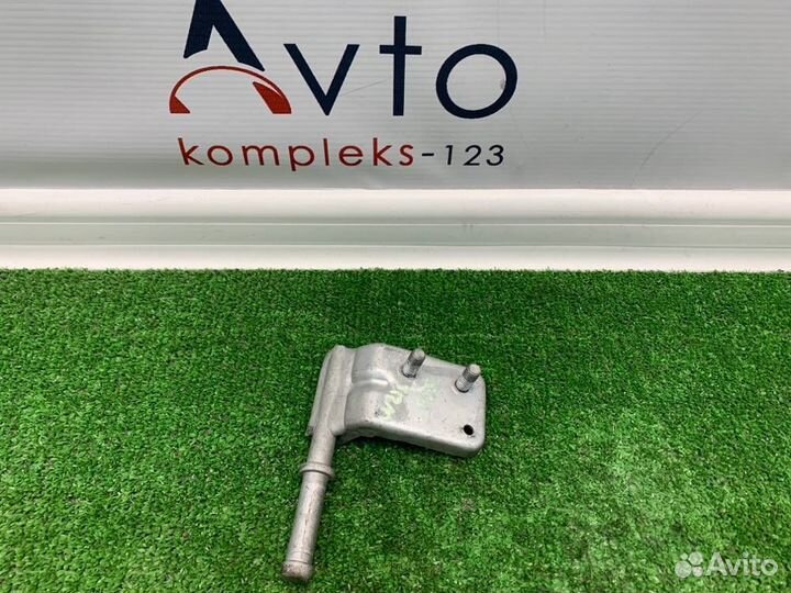 Кронштейн глушителя Mercedes-Benz E-350 W212