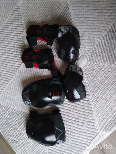 Защита (наколенники, налокотники)