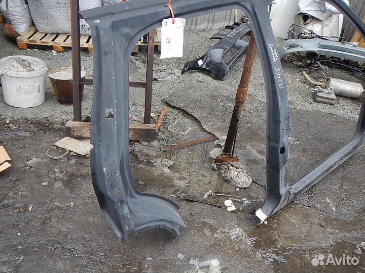 Панель боковая кузова/стойка правая Cadillac Escalade