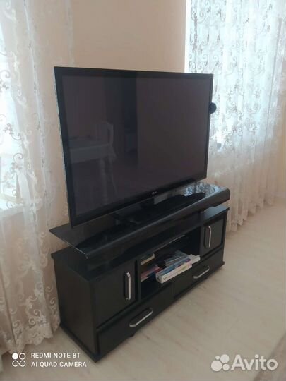 Телевизор с тумбой