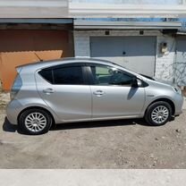 Toyota Aqua 1.5 CVT, 2012, 105 000 км, с пробегом, цена 1 000 000 руб.