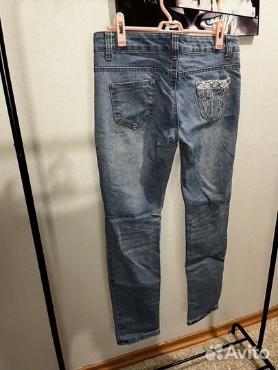Джинсы