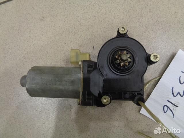 Моторчик стеклоподъемника передний правый Saab 9