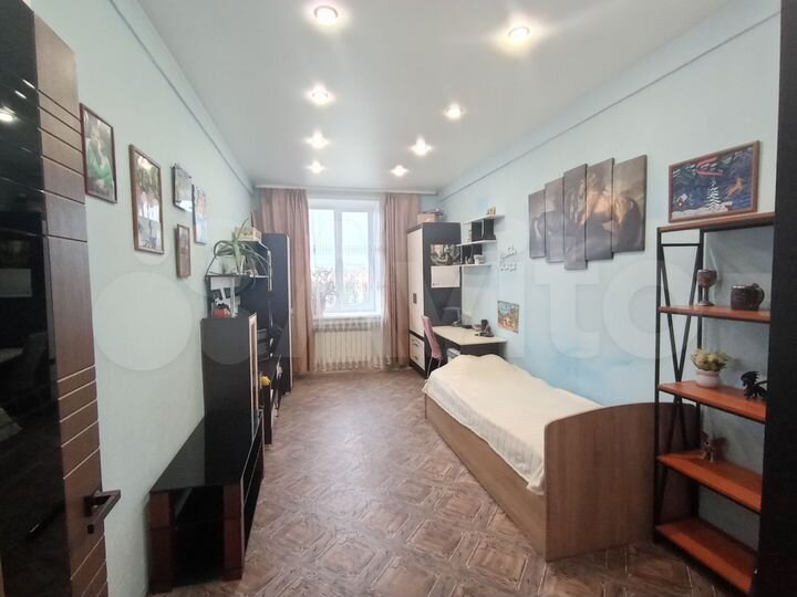 3-к. квартира, 92 м², 5/5 эт.