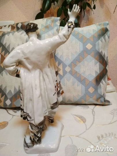 Фарфоровые статуэтки времен СССР