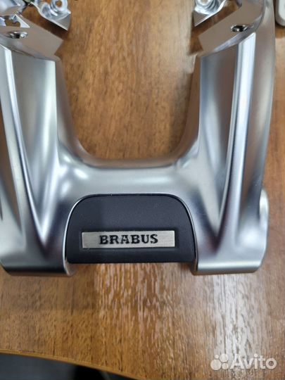 Brabus подрулевые лепестки и эмблема