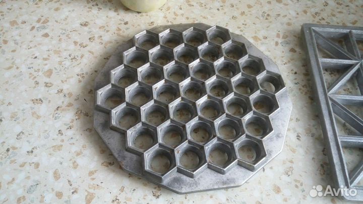 Пельменница, варенница, сервиз и поильник