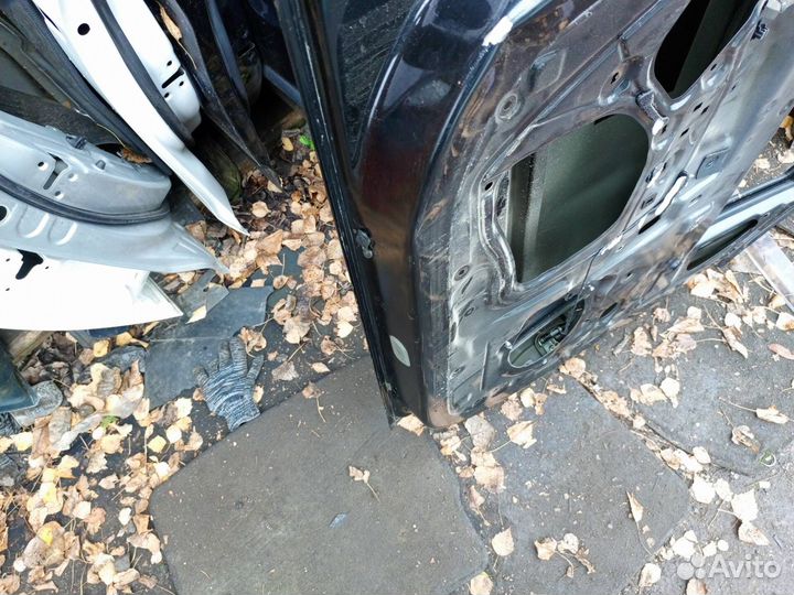 Дверь передняя левая Renault Sandero 2 дефект