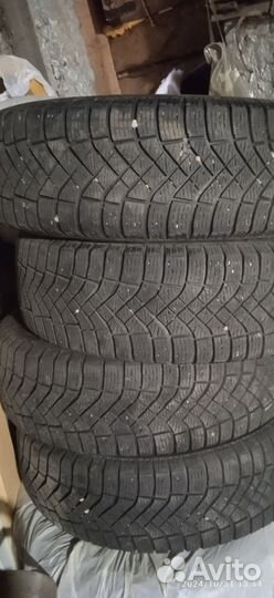 Pirelli Ice Zero FR 185/65 R15