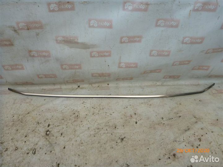 Молдинг стекла Mercedes-Benz 190 W201 M102E20 1991