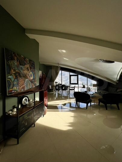 3-к. квартира, 90 м², 5/5 эт.