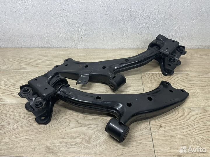 Рычаги передние комплект Honda CR-V 3