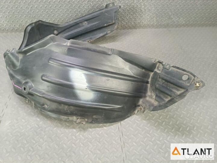 Подкрылок передний правый toyota ractis