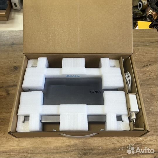 Honor magic book x14