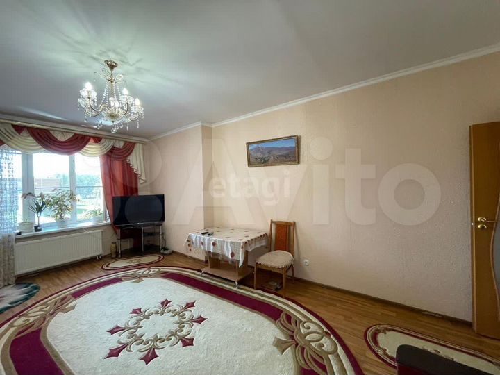 2-к. квартира, 69 м², 2/8 эт.