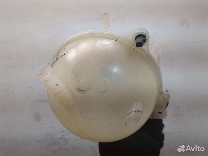 Бачок расширительный Audi Q3, 2018