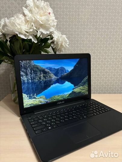 Ноутбук для учебы и офиса asus X554L