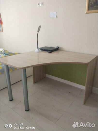 Письменный стол