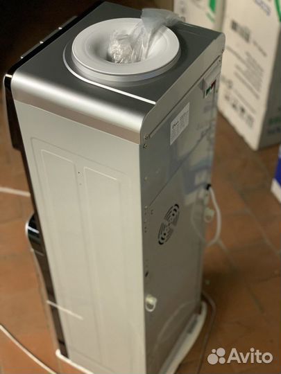 Кулер с шкафчиком