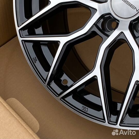 Литые Диски Vossen HF2 R20 5*112 BP