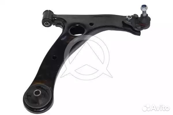 Рычаг подвески правый с шаровой опорой 45277