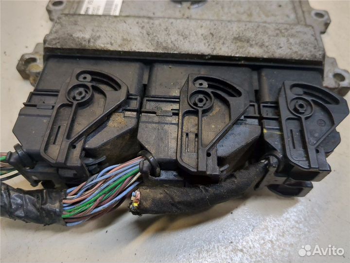 Блок управления двигателем Dacia Sandero 2012, 2013