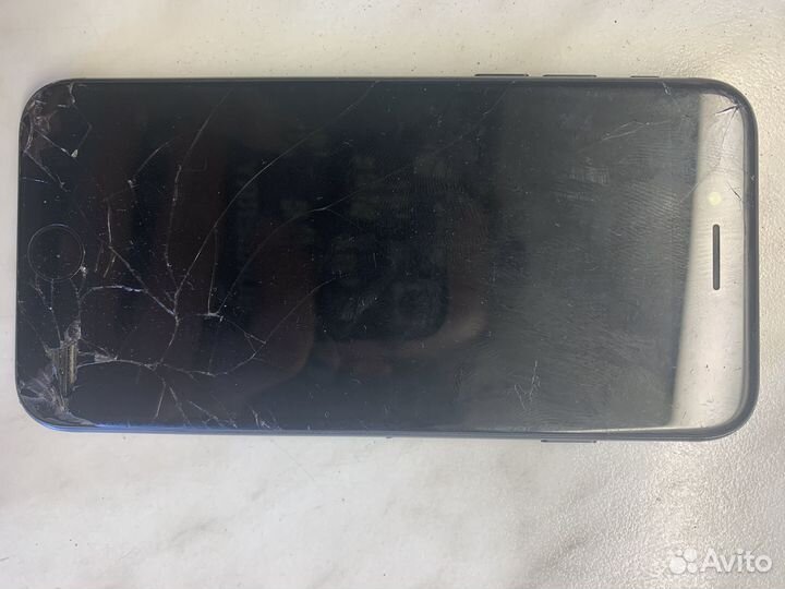 Телефон iPhone 7