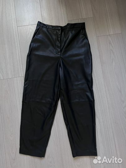 Брюки бананы кожаные befree
