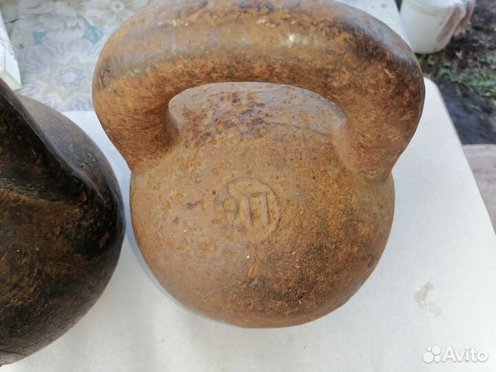 Гантели 4,5кг каждая, гиря 16кг, гиря вензелем 2п