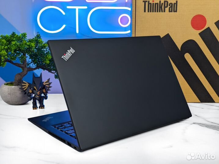 ThinkPad T14s i7-10610U 32gb RAM 256gb SSD