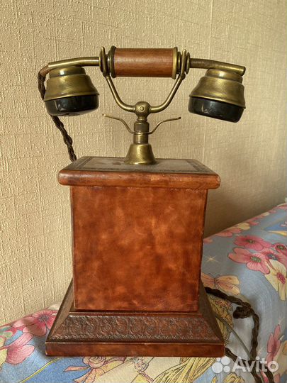 Старый телефон