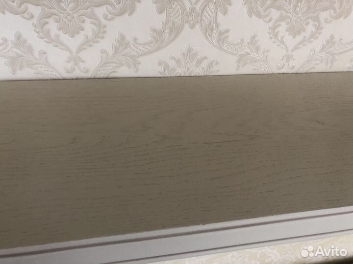 Полка из массива дуба