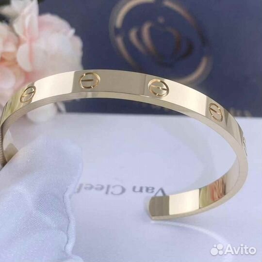 Золотой браслет Cartier Love