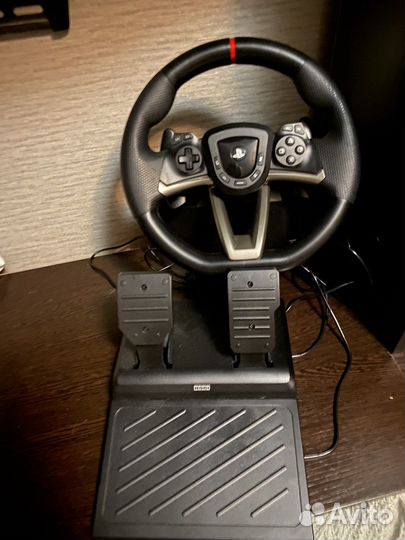 Игровой руль с педалями