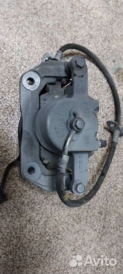 Суппорт передний правый Kia Sorento MQ4 3.5